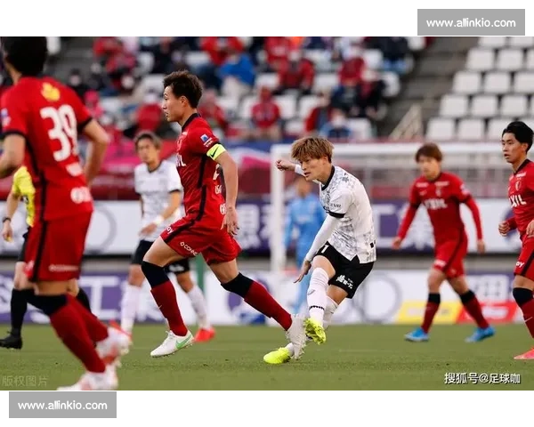 鹿岛鹿角主场迎战札幌冈萨多争夺联赛关键三分前瞻焦点对决形势解析