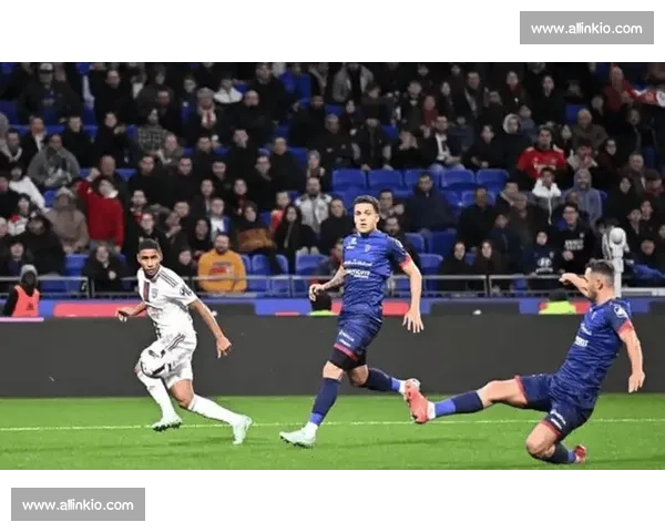 法甲焦点对决巴黎vs波城强强碰撞看点全面解析赛前走势与关键球员前瞻